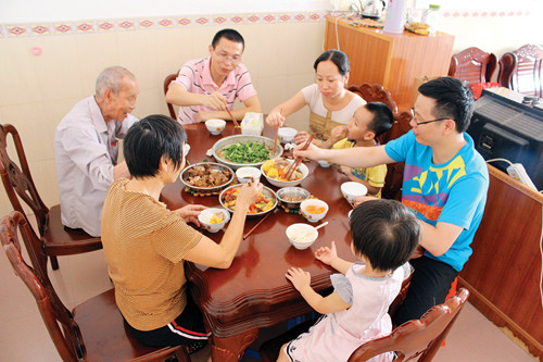 秀出中秋最美家庭团圆照浩杰众泰s派送大奖